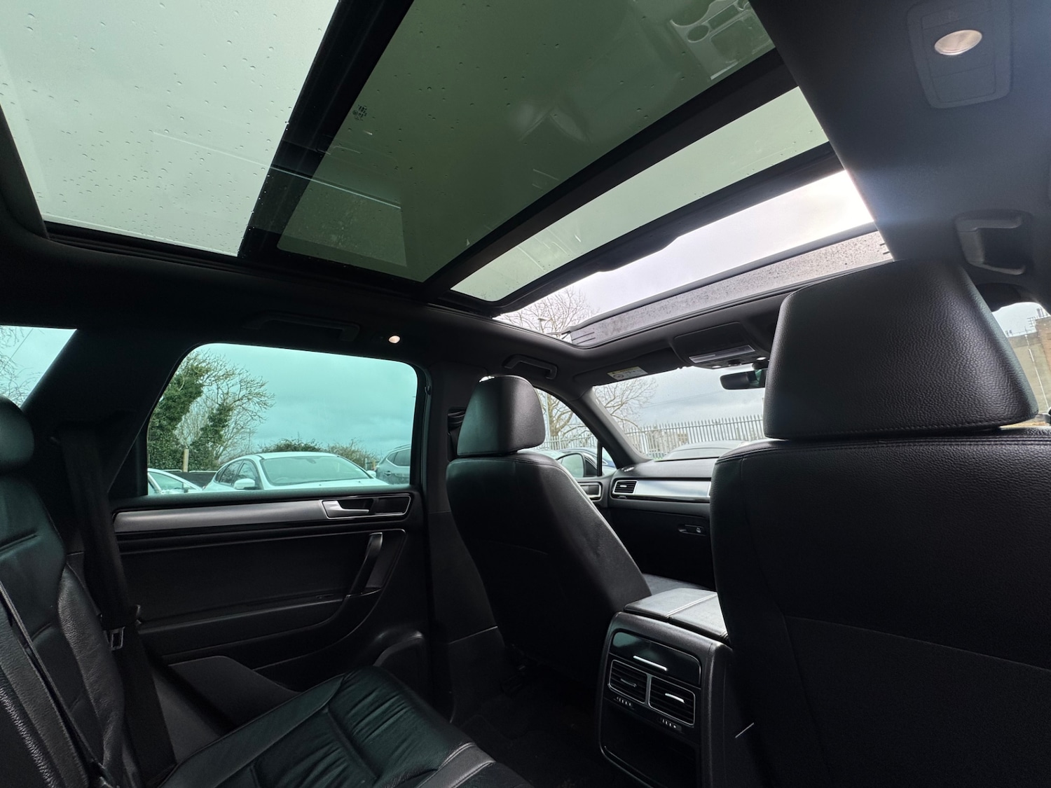 Used Volkswagen Touareg 2016 for sale - 77548383: Photo 20