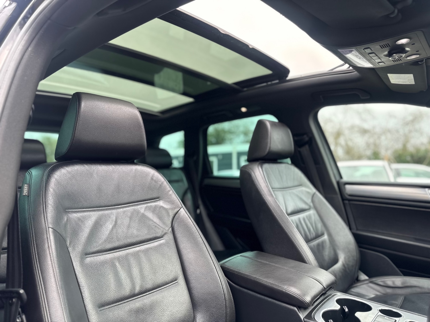 Used Volkswagen Touareg 2016 for sale - 77548383: Photo 26