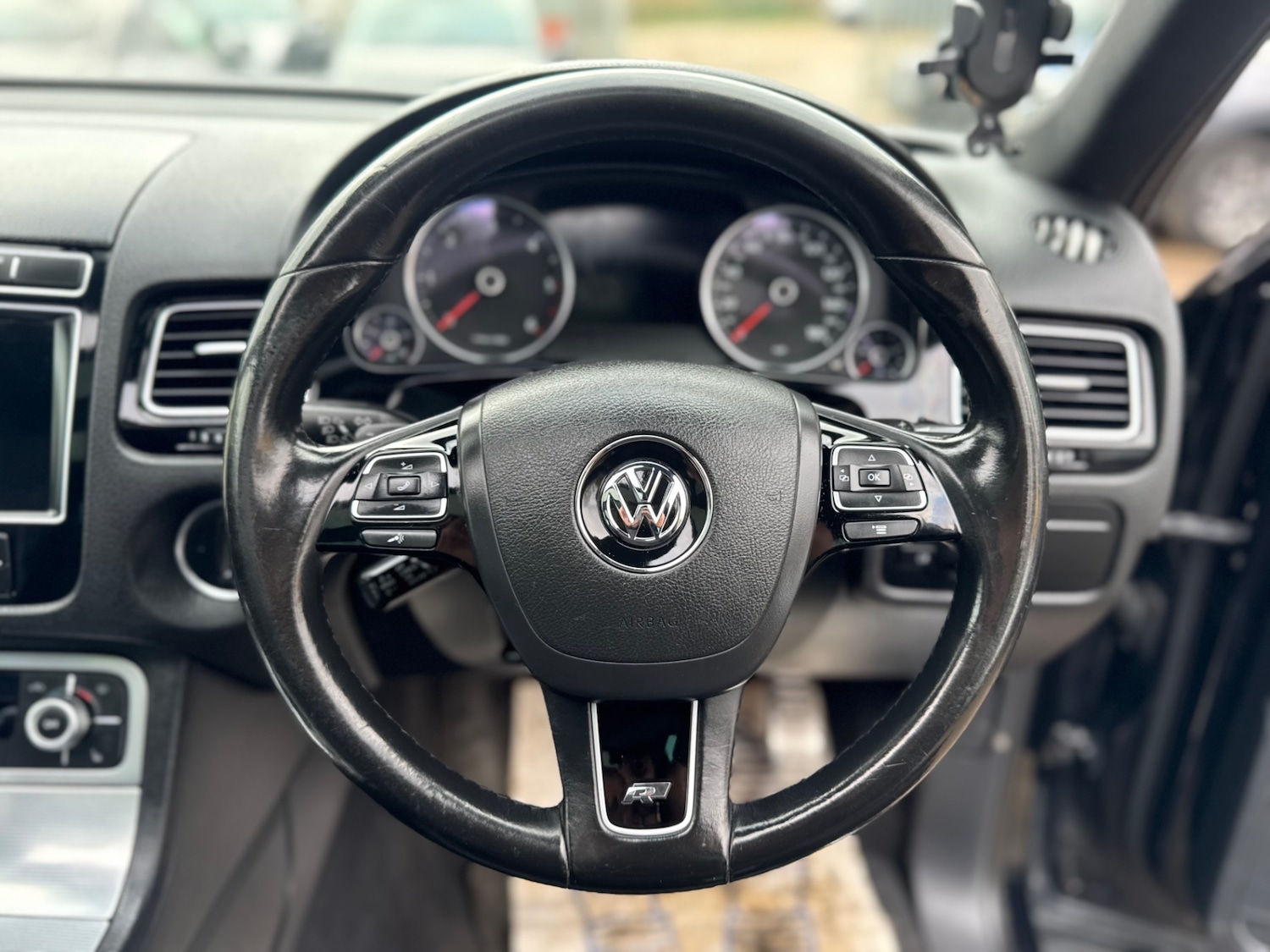 Used Volkswagen Touareg 2016 for sale - 77548383: Photo 28