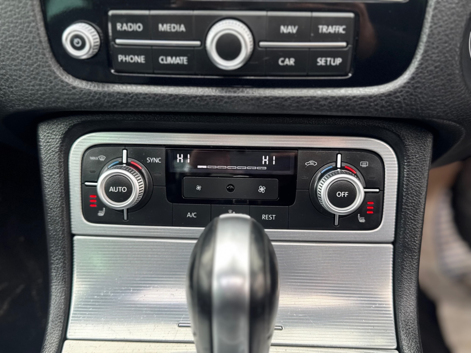 Used Volkswagen Touareg 2016 for sale - 77548383: Photo 38