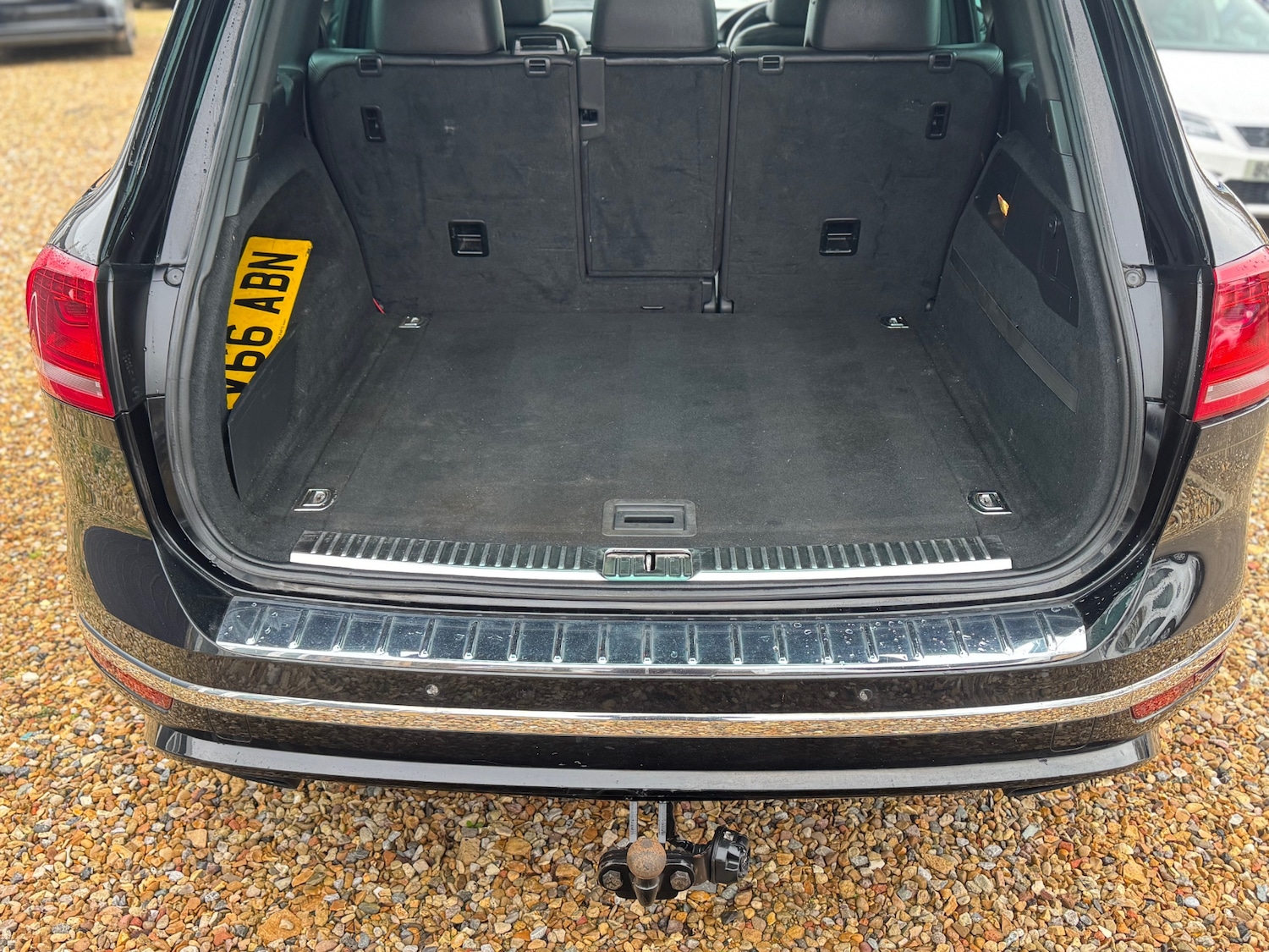 Used Volkswagen Touareg 2016 for sale - 77548383: Photo 56