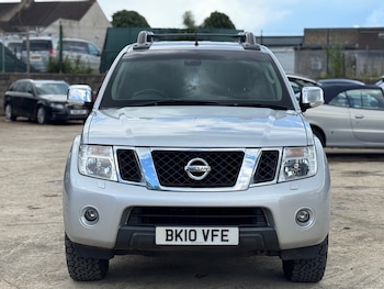 Used Nissan Navara 2010 for sale - 78853743: Photo