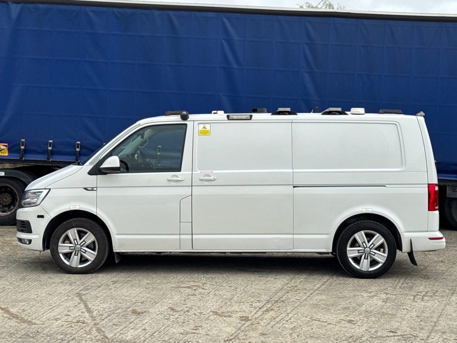 Used Volkswagen Transporter 2018 for sale - 77553316: Photo 11