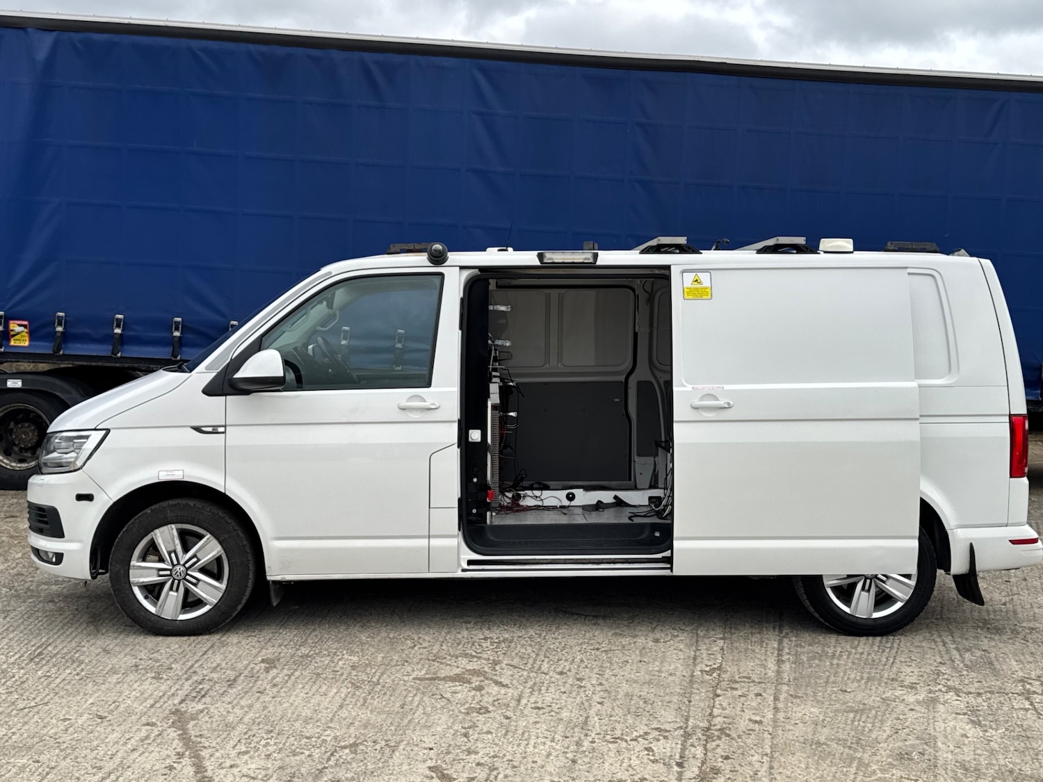 Used Volkswagen Transporter 2018 for sale - 77553316: Photo 12