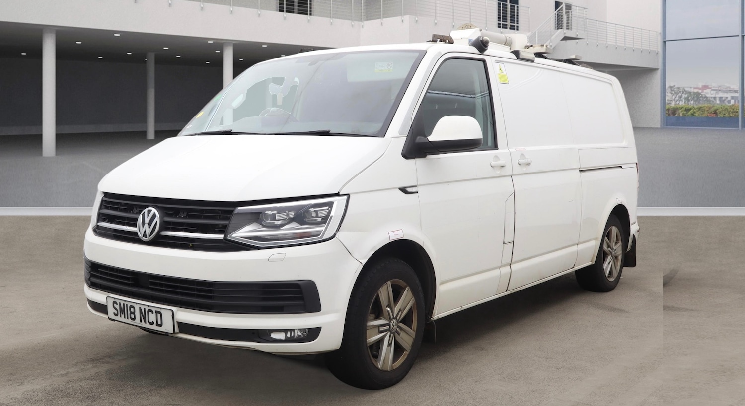 Used Volkswagen Transporter 2018 for sale - 77553316: Photo 2