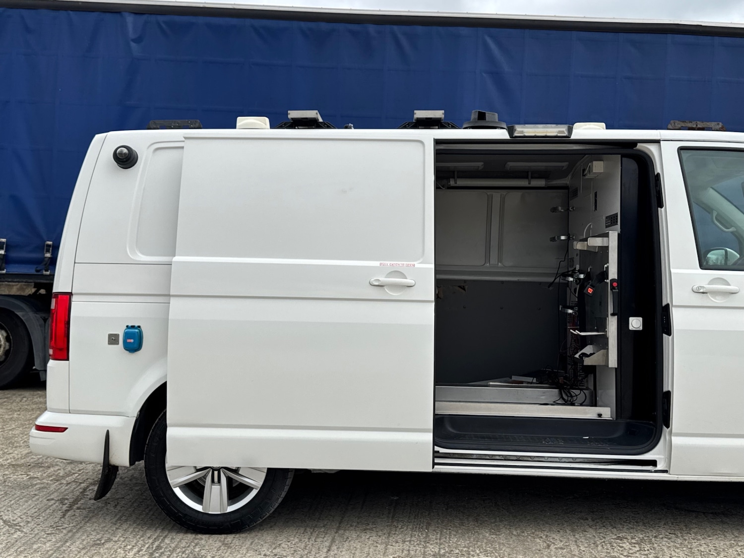 Used Volkswagen Transporter 2018 for sale - 77553316: Photo 20