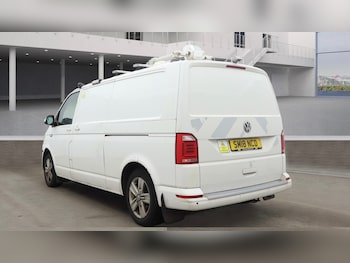 Used Volkswagen Transporter 2018 for sale - 77553316: Photo