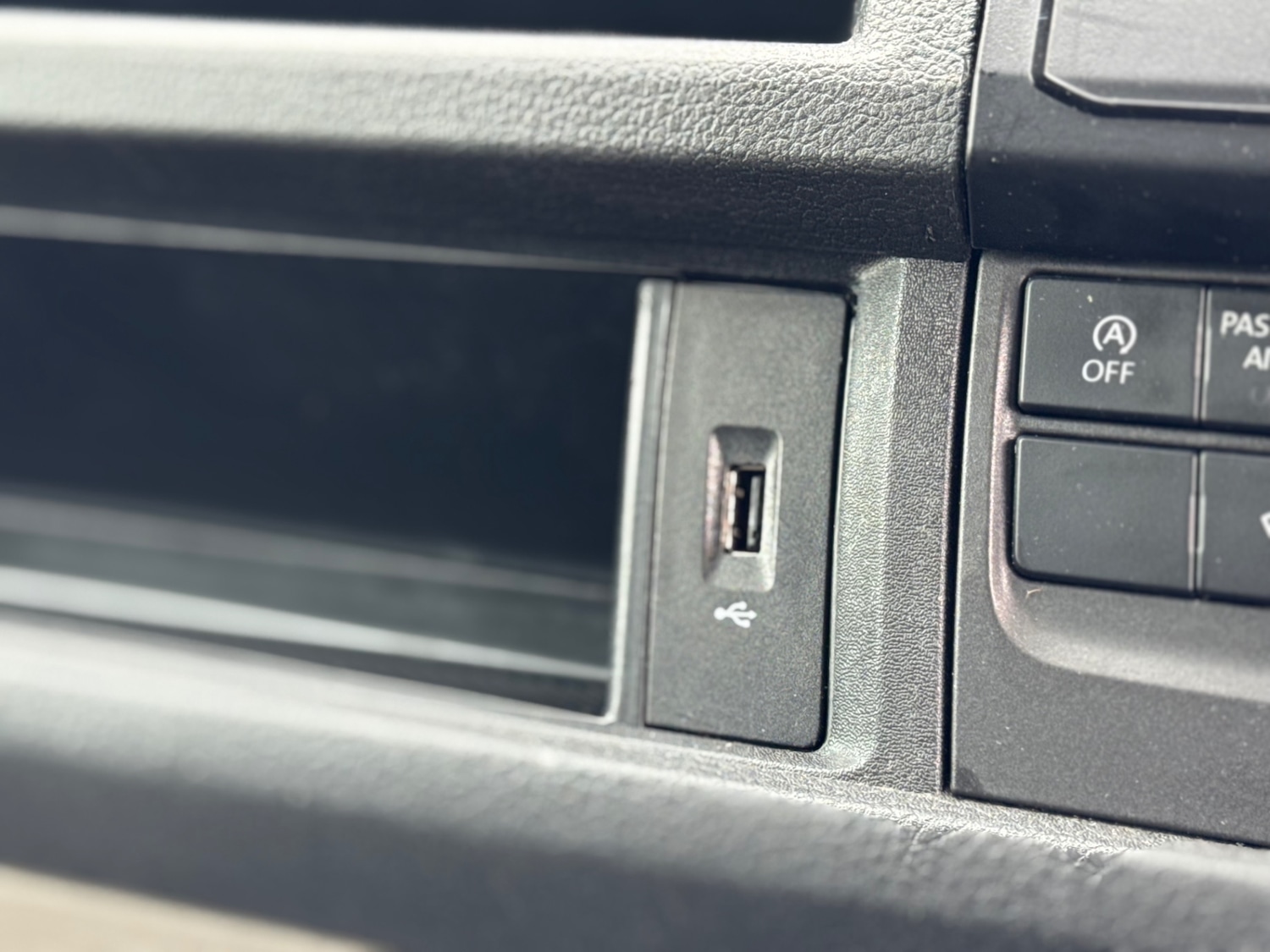 Used Volkswagen Transporter 2018 for sale - 77553316: Photo 40