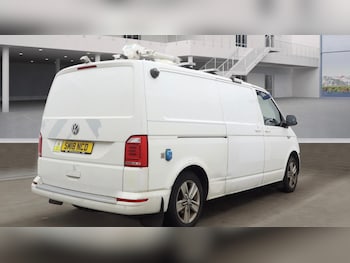 Used Volkswagen Transporter 2018 for sale - 77553316: Photo