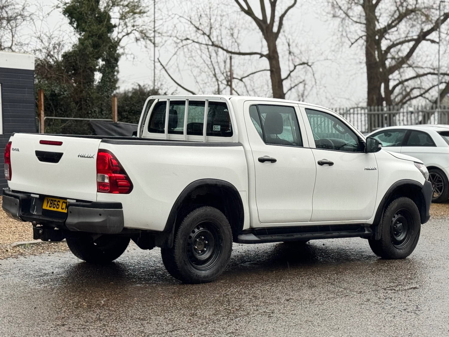 Used Toyota Hilux 2017 for sale - 77548417: Photo 25