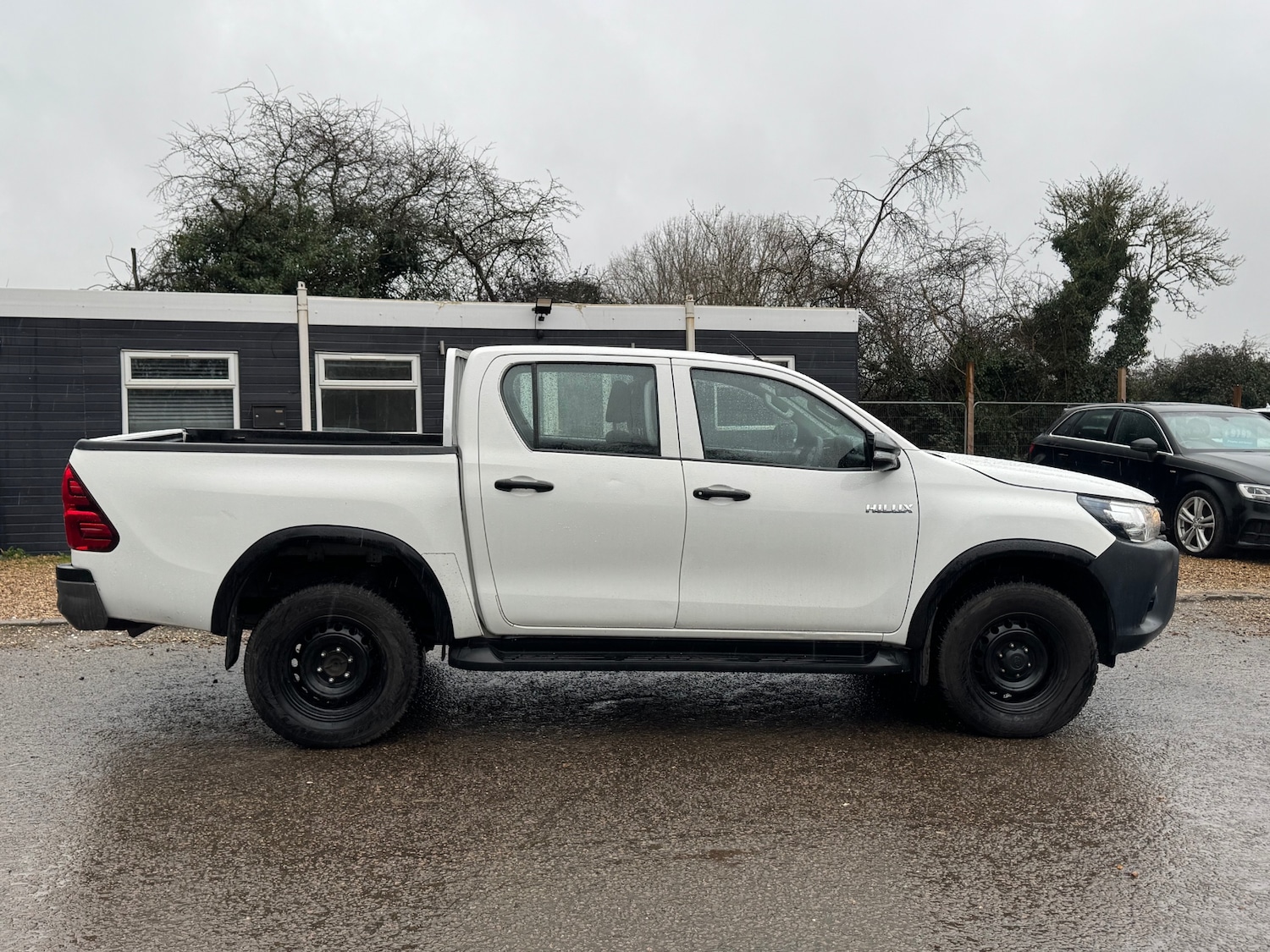 Used Toyota Hilux 2017 for sale - 77548417: Photo 26