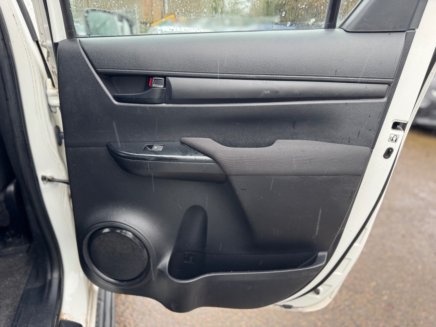 Used Toyota Hilux 2017 for sale - 77548417: Photo 30