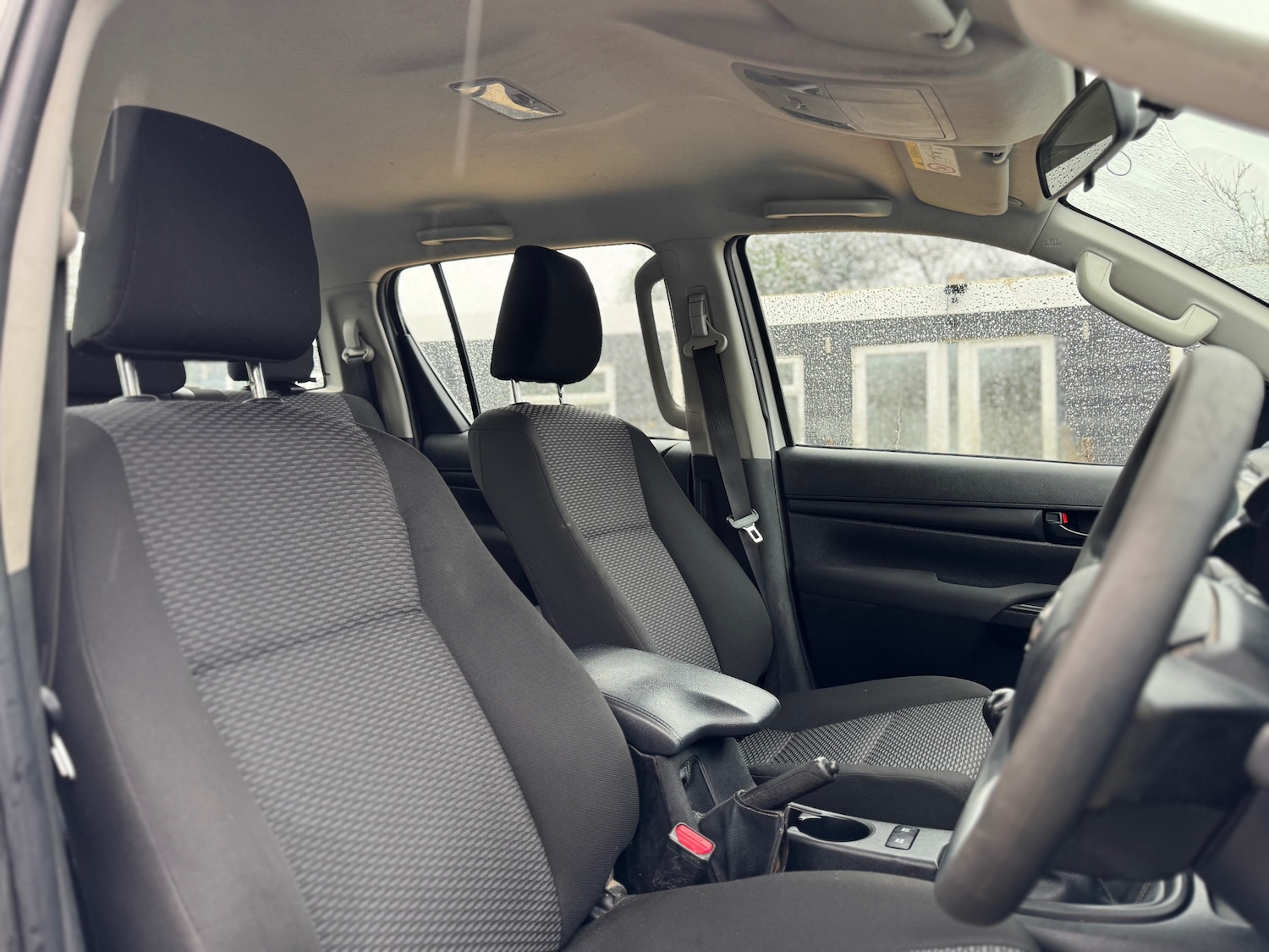 Used Toyota Hilux 2017 for sale - 77548417: Photo 33