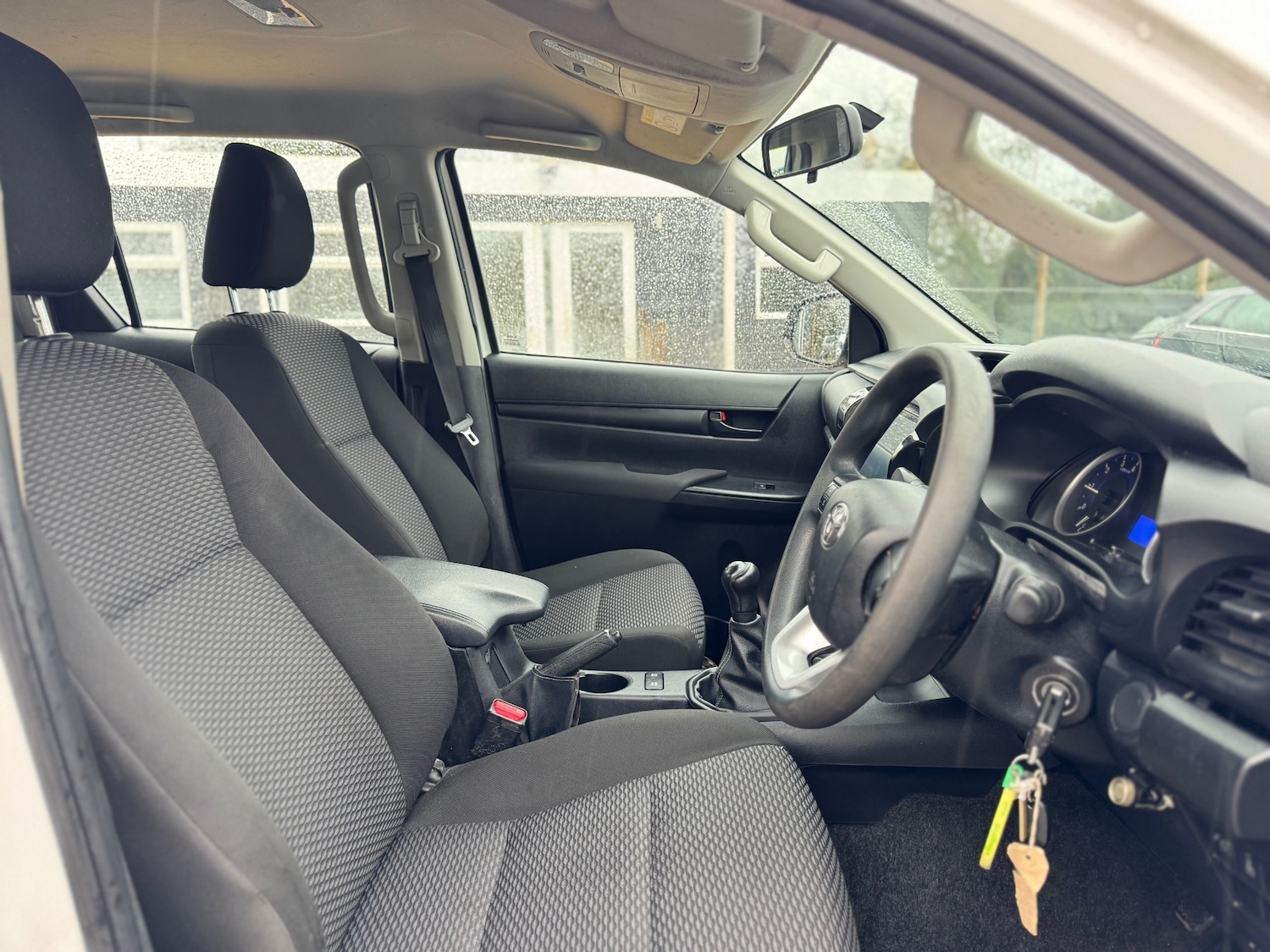 Used Toyota Hilux 2017 for sale - 77548417: Photo 34