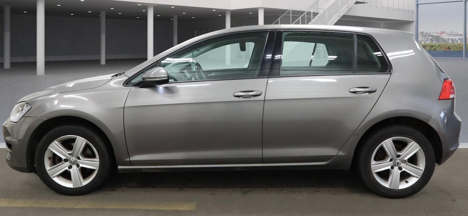 Used Volkswagen Golf 2015 for sale - 77553319: Photo 2