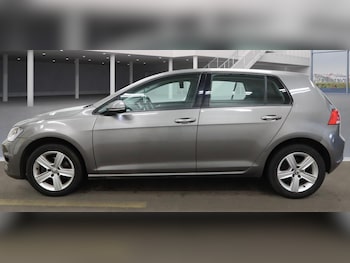 Used Volkswagen Golf 2015 for sale - 77553319: Photo