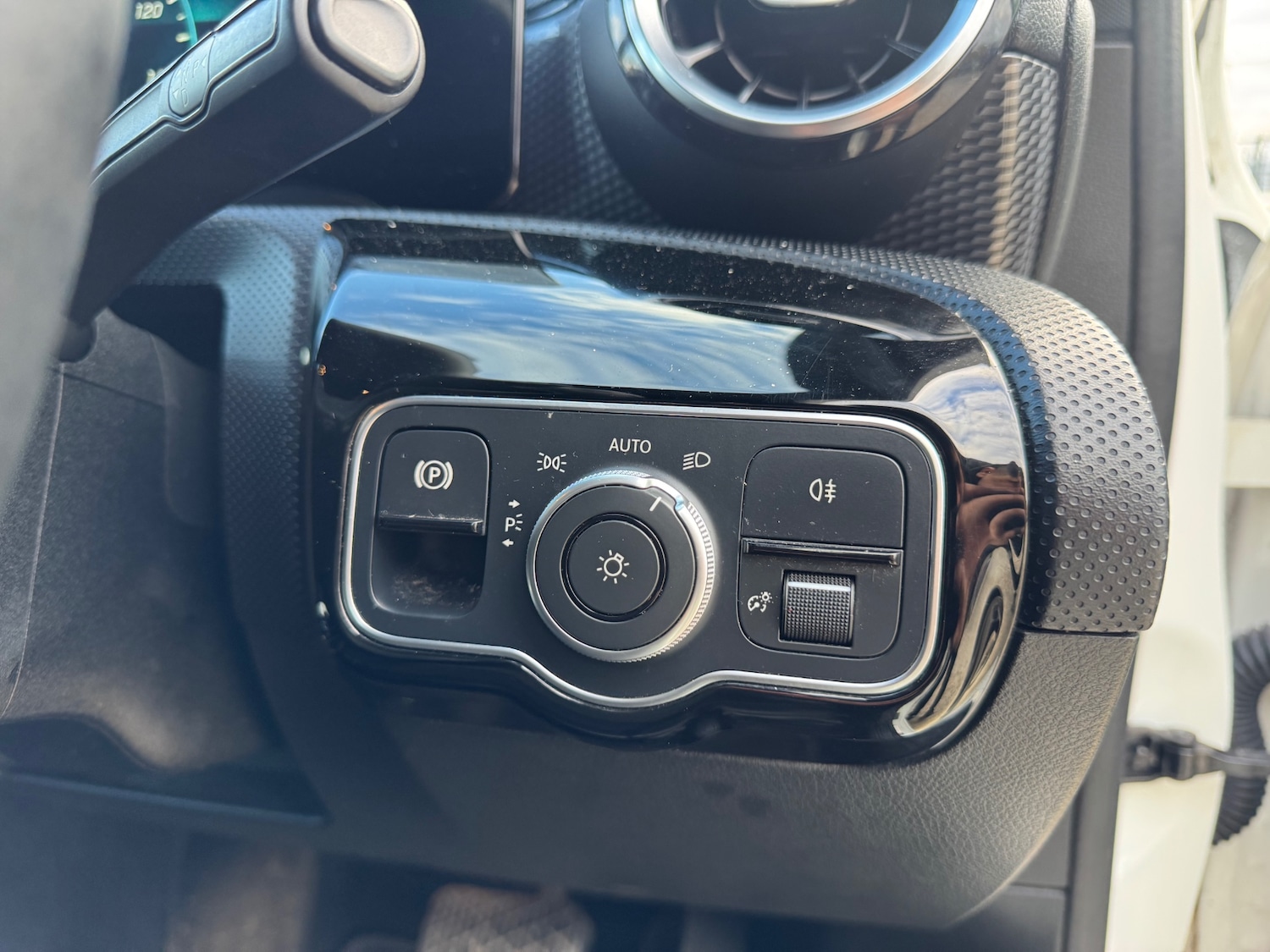 Used Mercedes-Benz A-Class 2018 for sale - 77728893: Photo 11