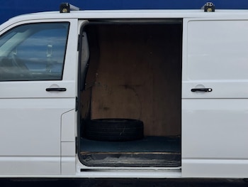 Used Volkswagen Transporter 2018 for sale - 78434349: Photo