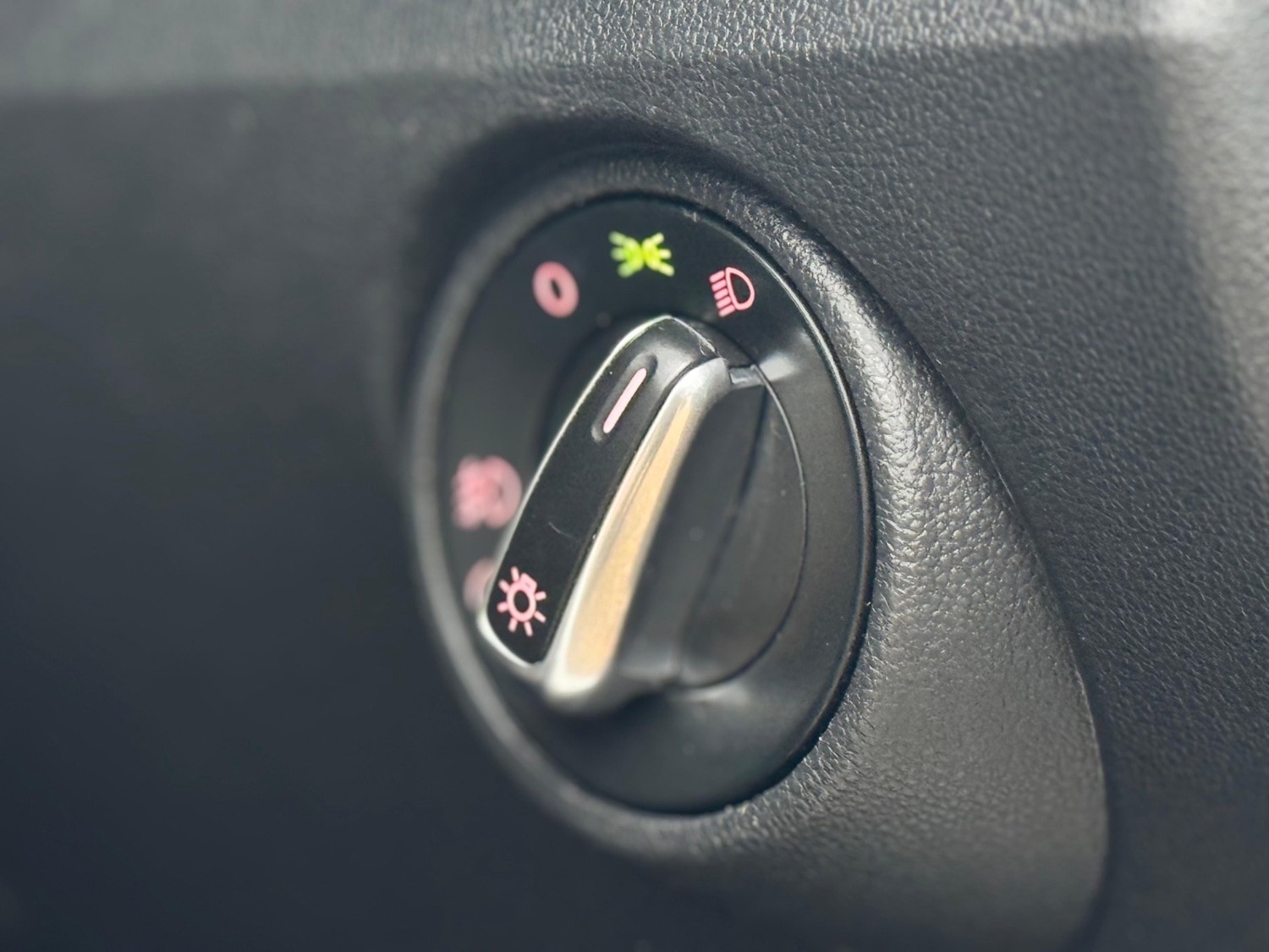 Used Volkswagen up! 2013 for sale - 77553257: Photo 24