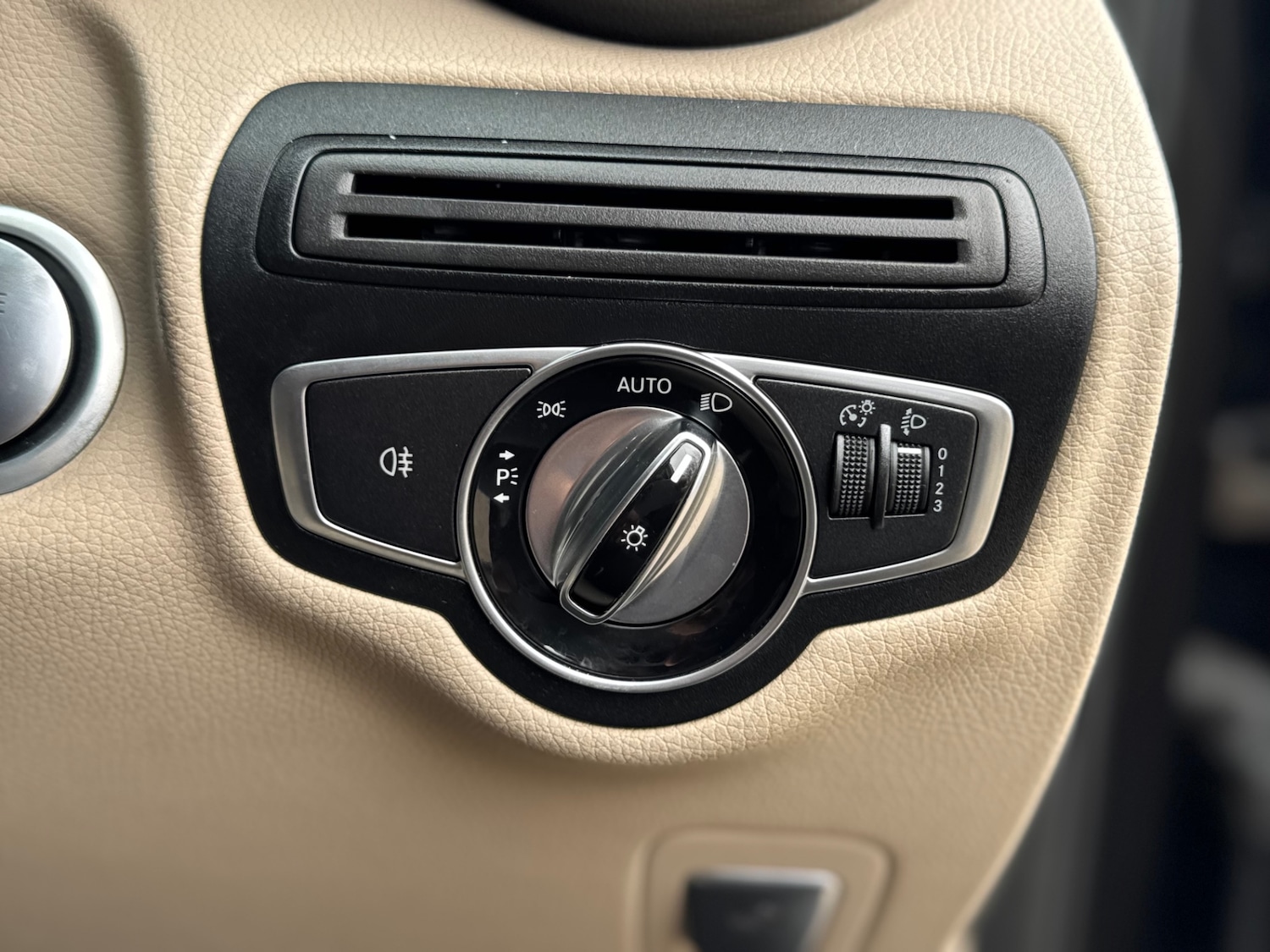 Used Mercedes-Benz GLC 2016 for sale - 77715006: Photo 49