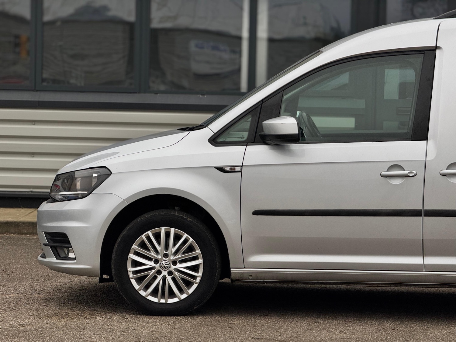 Used Volkswagen Caddy Maxi Life 2018 for sale - 77775233: Photo 11