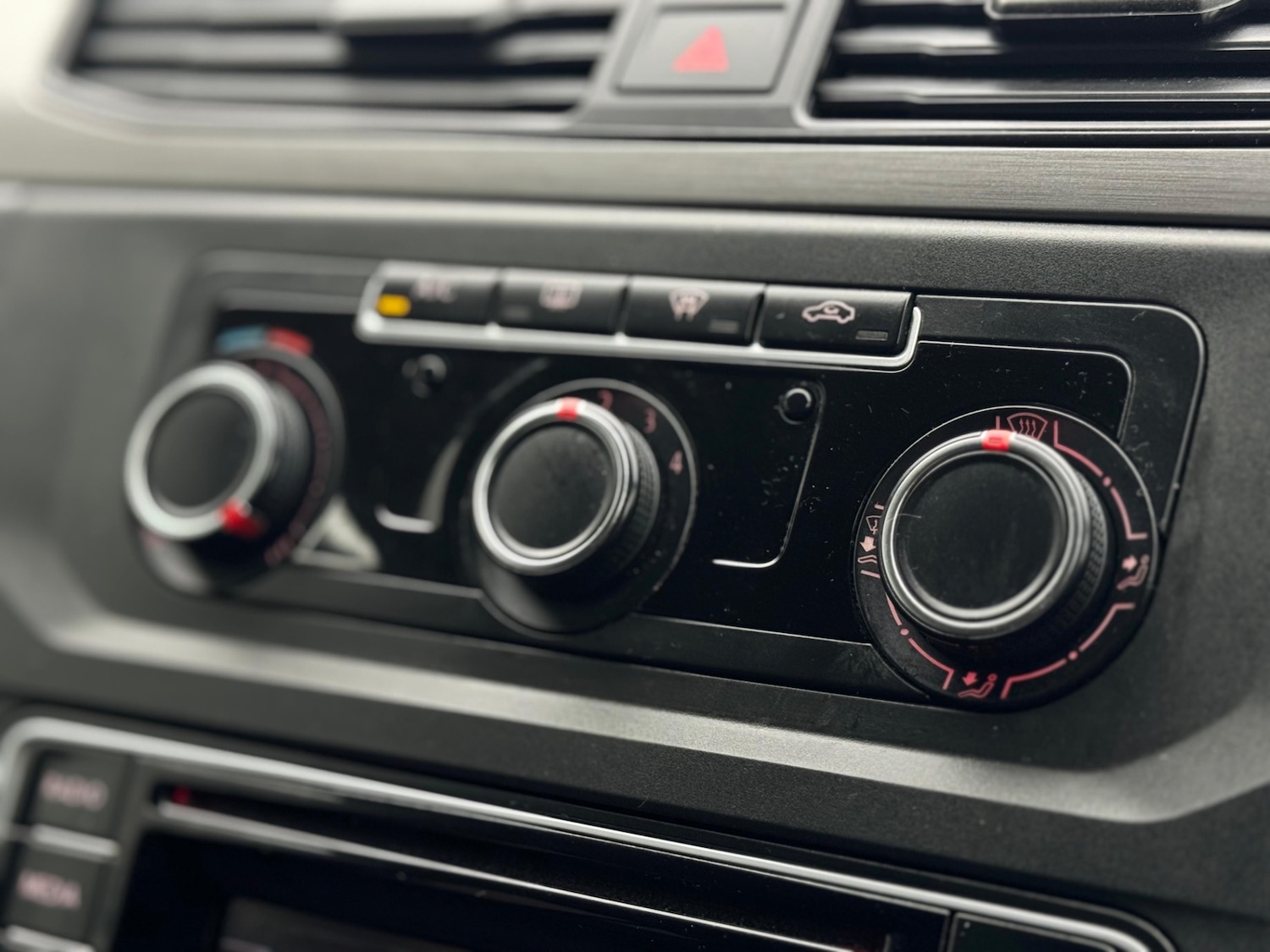 Used Volkswagen Caddy Maxi Life 2018 for sale - 77775233: Photo 19