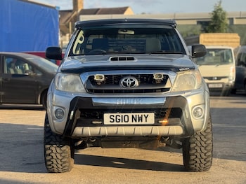 Used Toyota Hilux 2010 for sale - 79395344: Photo