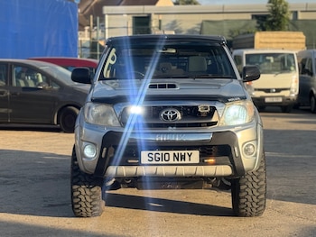 Used Toyota Hilux 2010 for sale - 79395344: Photo