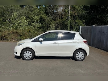 Used Toyota Vitz 2023 for sale - 79290251: Photo