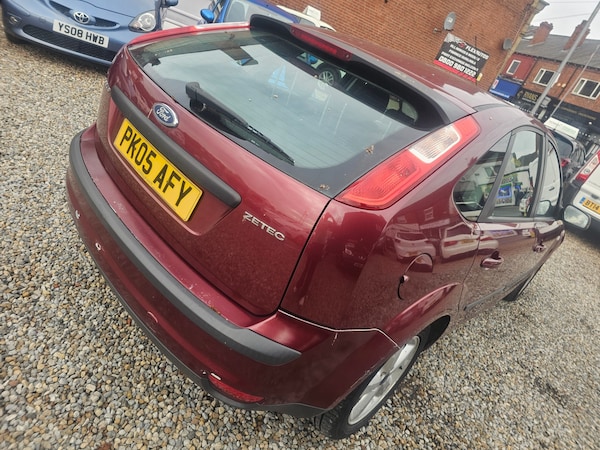 Cheap Ford Focus 2005 (05) - 1.6 Zetec 5dr [Climate Pack] for sale in Featherstone, West Yorkshire