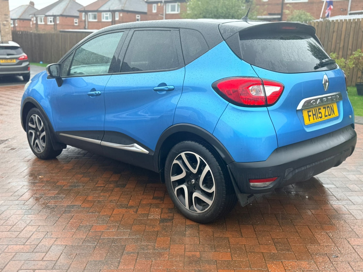 Used Renault Captur 2015 for sale - 76763153: Photo 2