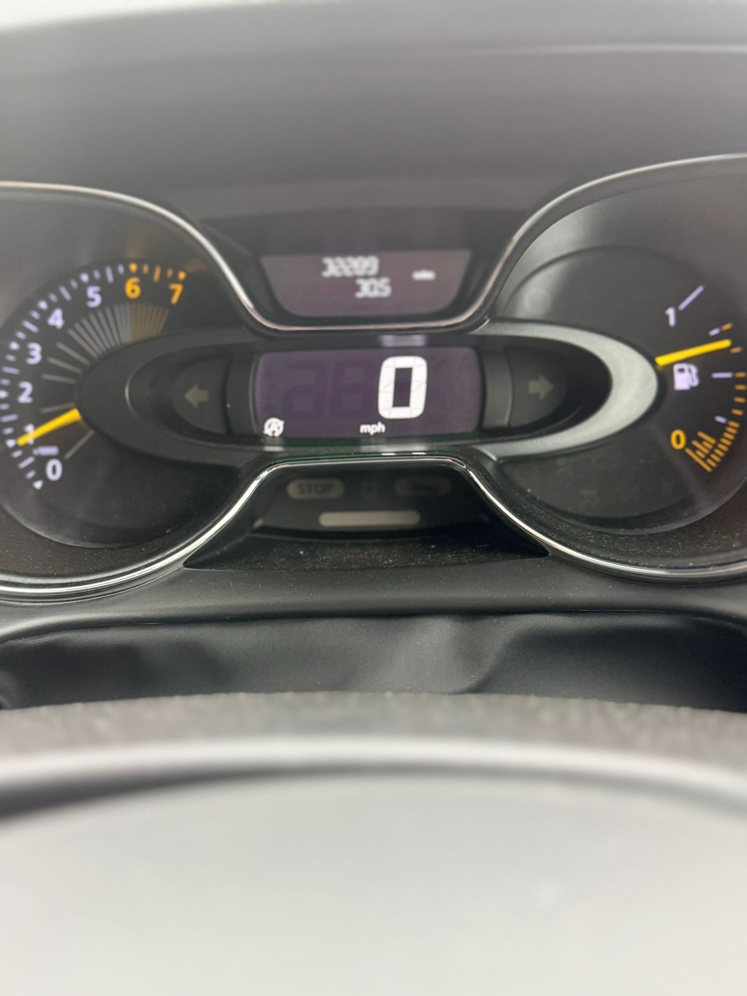 Used Renault Captur 2015 for sale - 76763153: Photo 9