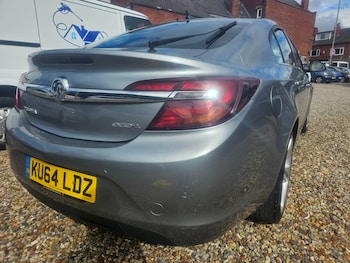 Vauxhall - Insignia