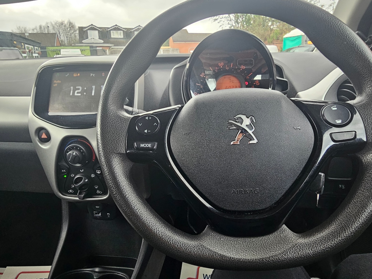 Used Peugeot 108 2015 for sale - 77872969: Photo 12