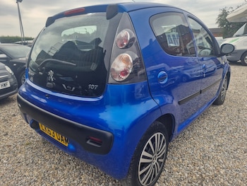 2013 (63) - 1.0 Active 5dr 2-Tronic