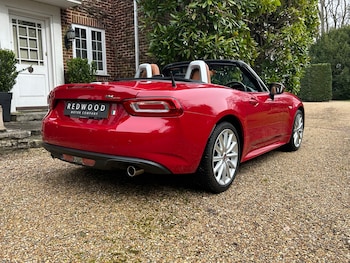 Used Fiat 124 Spider 2018 for sale - 77820012: Photo