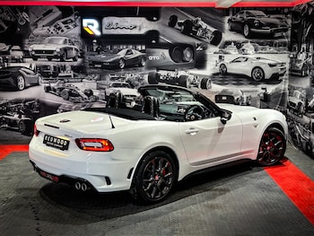 Used Abarth 124 Spider 2017 for sale - 77638060: Photo