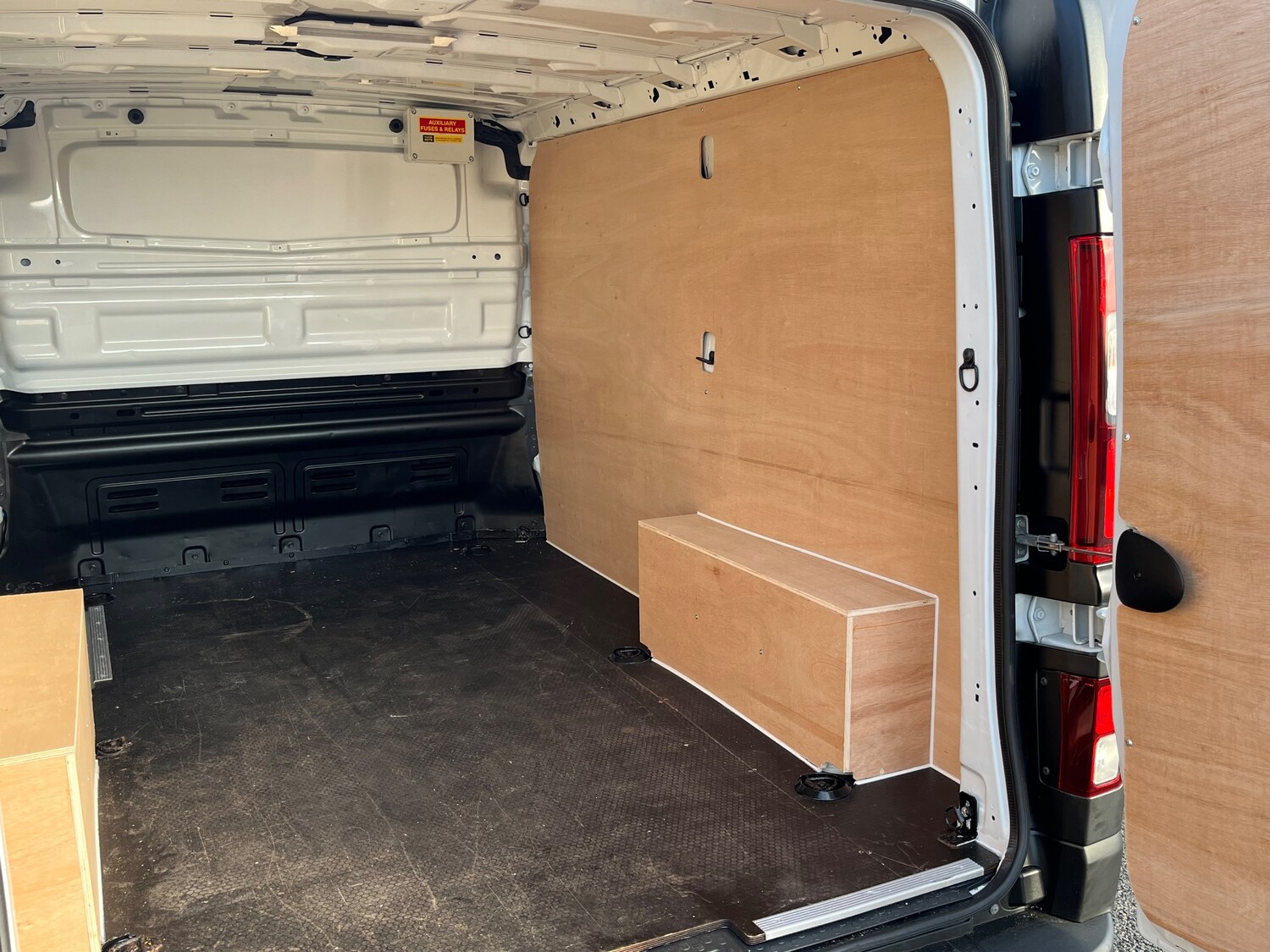 Used Vauxhall Vivaro 2016 for sale - 77755926: Photo 23