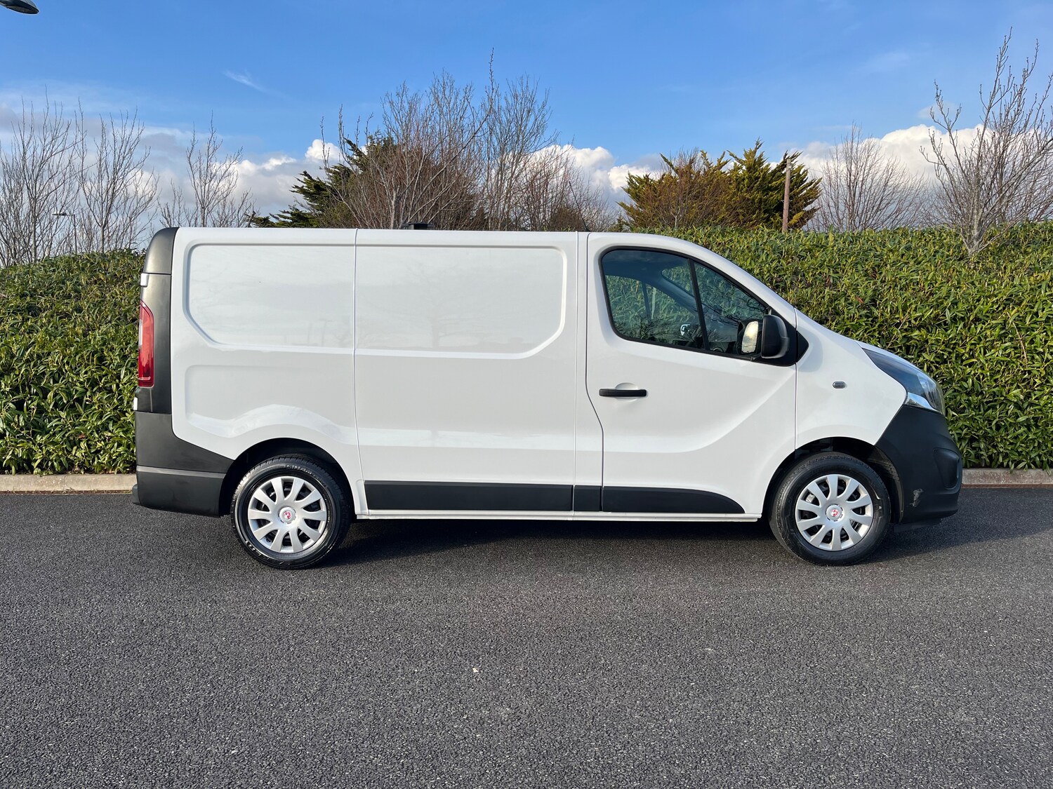 Used Vauxhall Vivaro 2016 for sale - 77755926: Photo 3