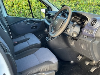 Used Vauxhall Vivaro 2016 for sale - 77755926: Photo