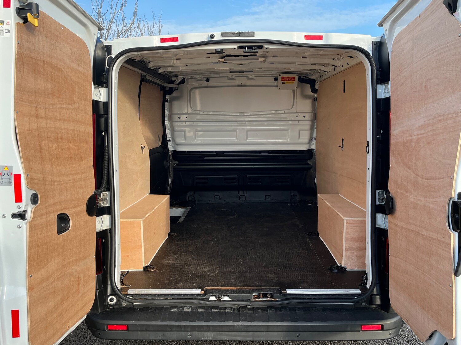 Used Vauxhall Vivaro 2016 for sale - 77755926: Photo 8