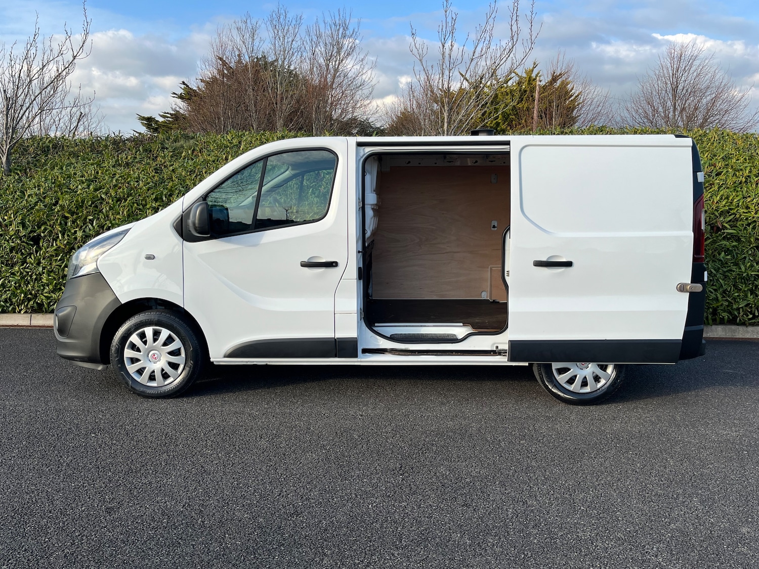 Used Vauxhall Vivaro 2016 for sale - 78063573: Photo 11