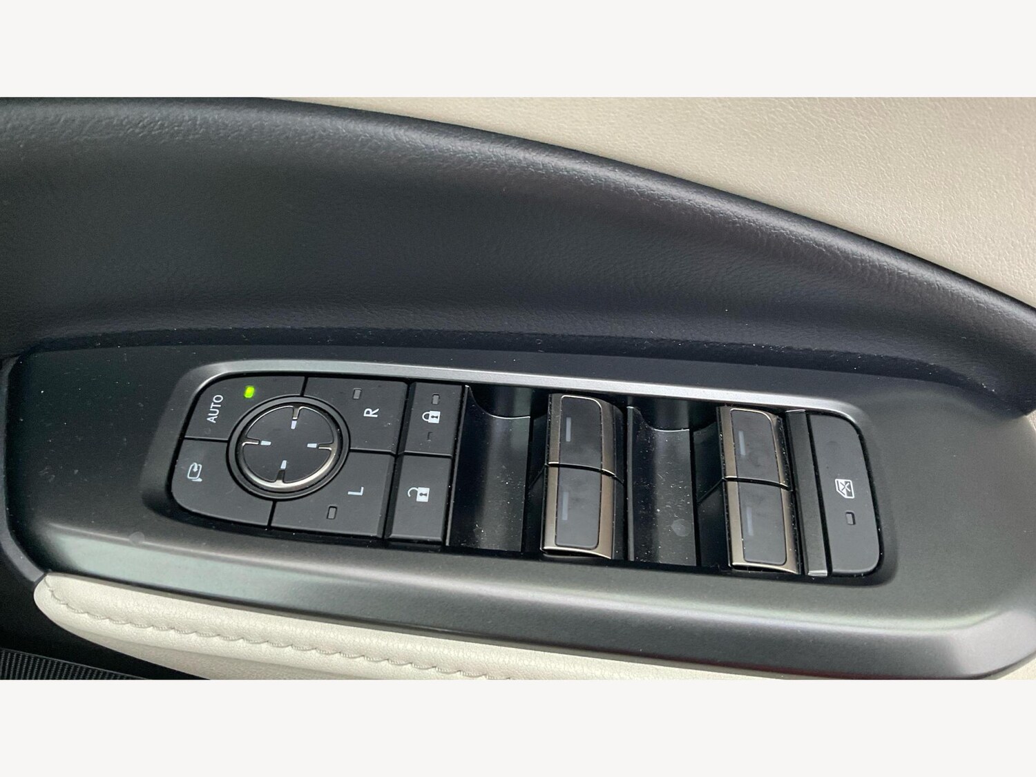 Used Lexus LBX 2024 for sale - 76689538: Photo 23