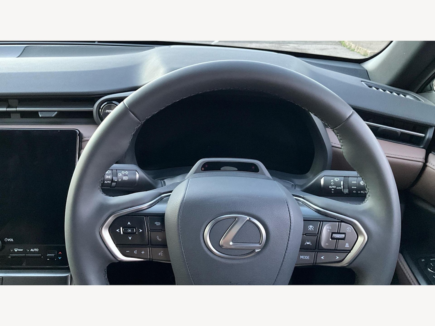Used Lexus LBX 2024 for sale - 76935930: Photo 14