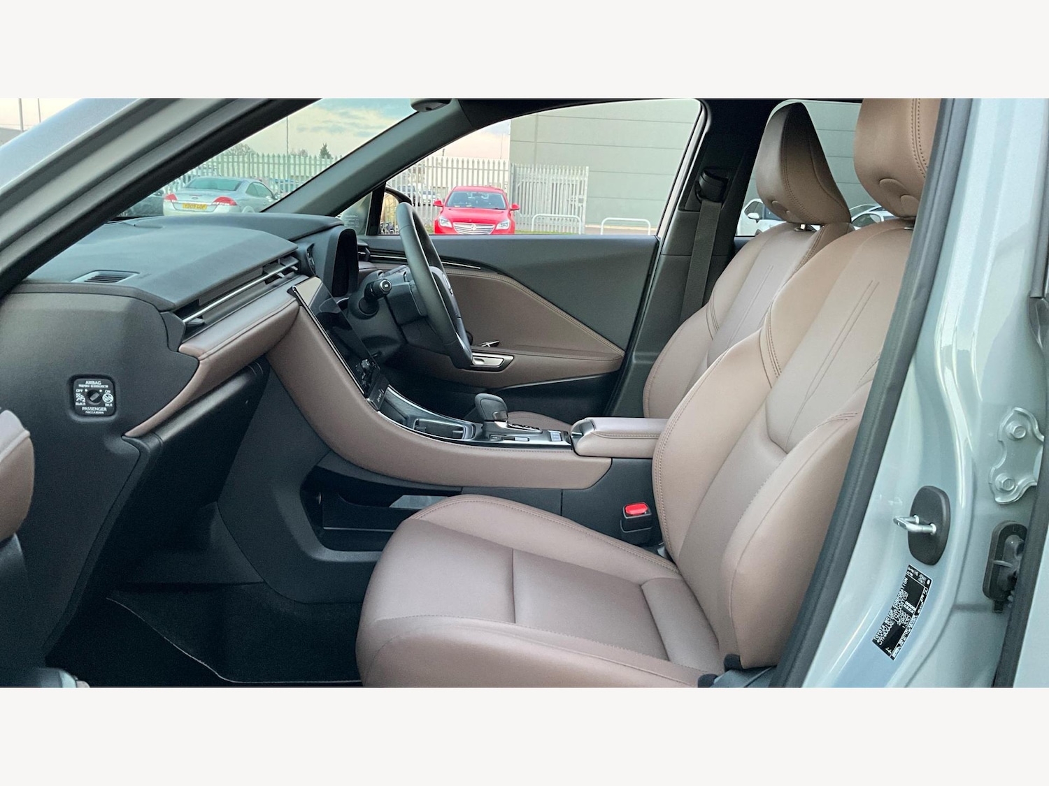 Used Lexus LBX 2024 for sale - 76935930: Photo 8