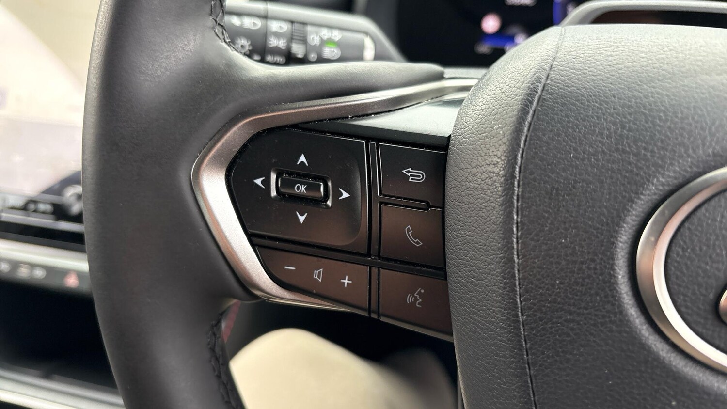 Used Lexus LBX 2025 for sale - 76539129: Photo 36