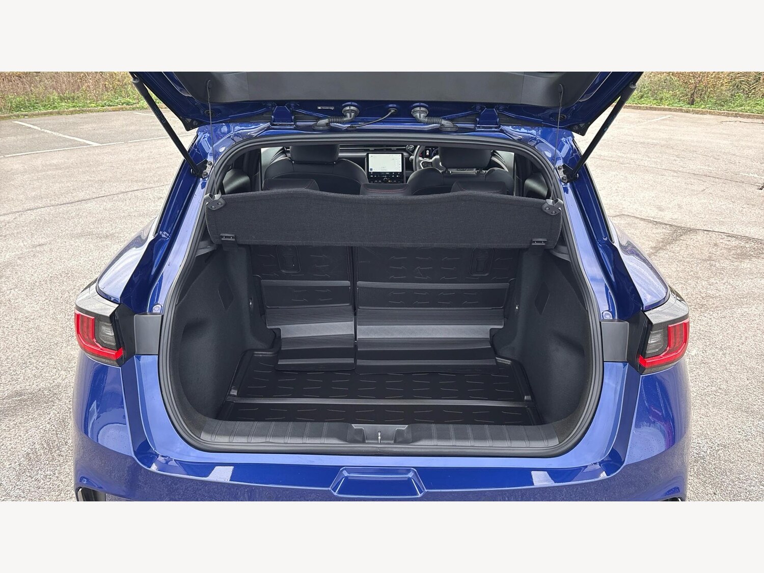 Used Lexus LBX 2025 for sale - 76976796: Photo 17