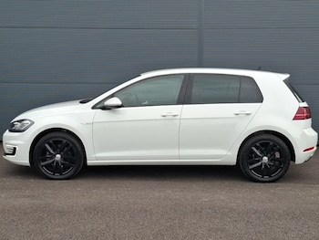 Used Volkswagen Golf 2019 for sale - 78634086: Photo