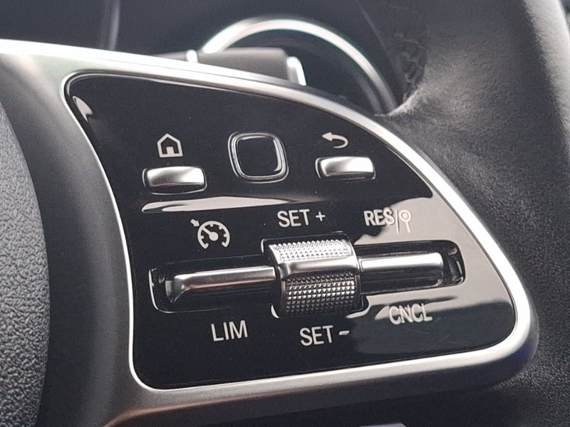 Used Mercedes-Benz C Class 2018 for sale - 76328830: Photo 13