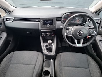 Used Renault Clio 2021 for sale - 78211446: Photo